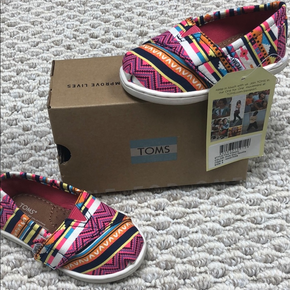 Girls TOMS